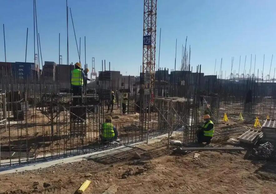 工(gōng)廠(chǎng)和(hé)工(gōng)地(dì)